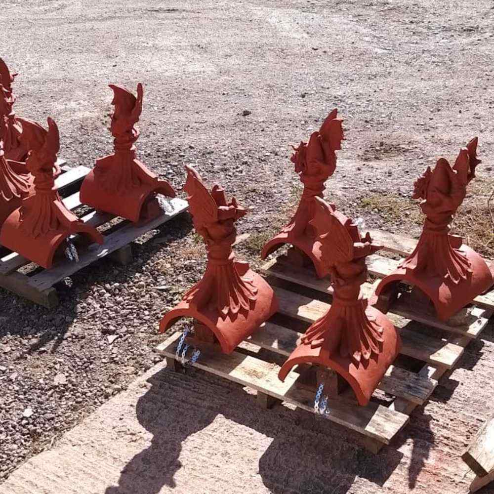 9 x sabre crest dragon finials